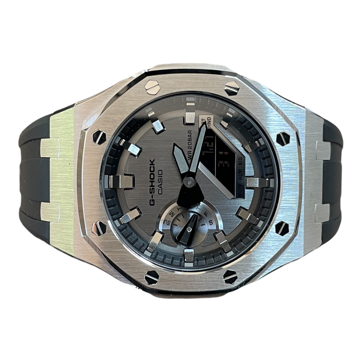 CasiOak GM-2100 45mm silver case with rubber strap