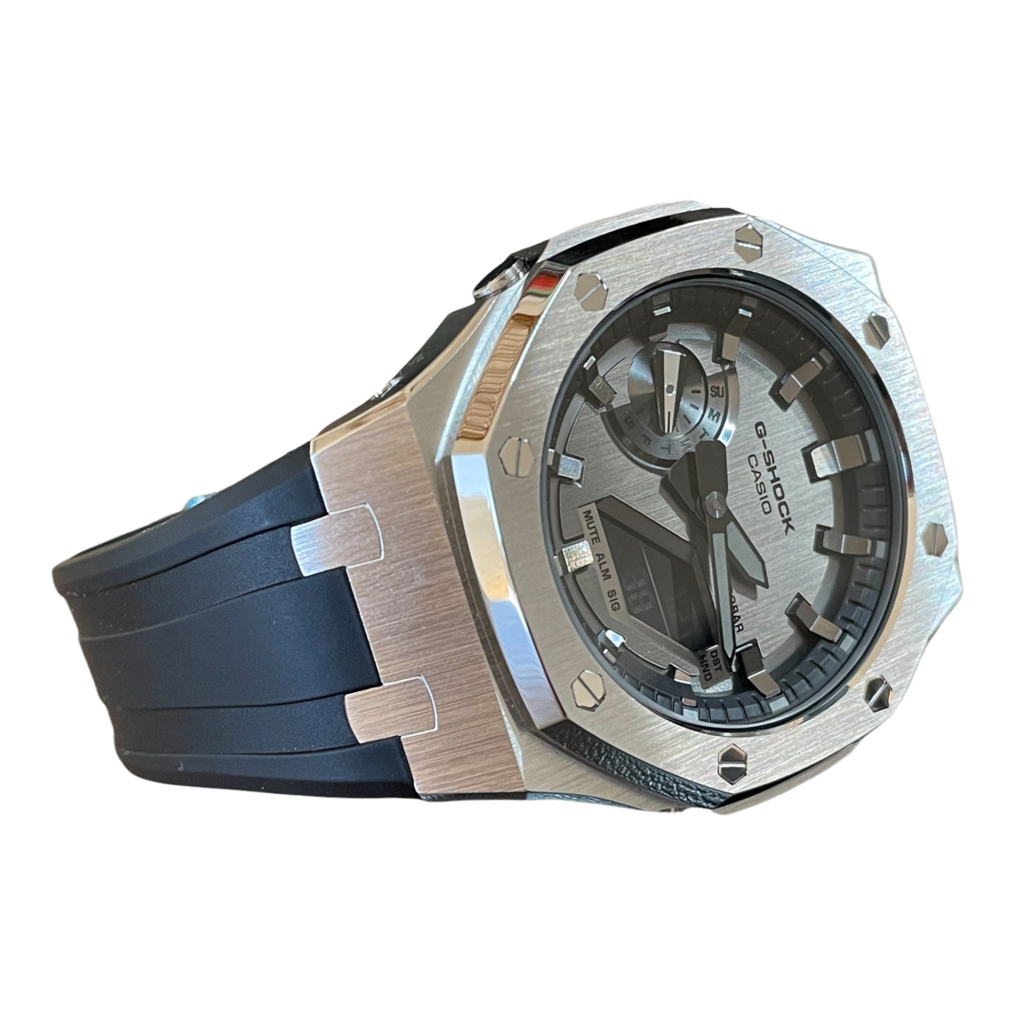 CasiOak GM-2100 45mm silver case with rubber strap
