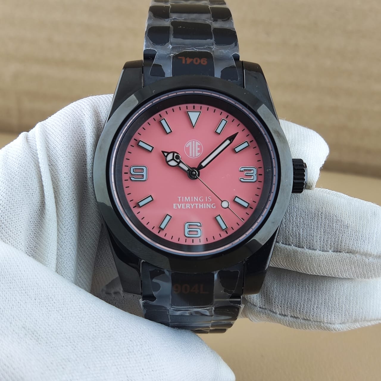 TIE Classic Automatic NH35 Black/Salmon